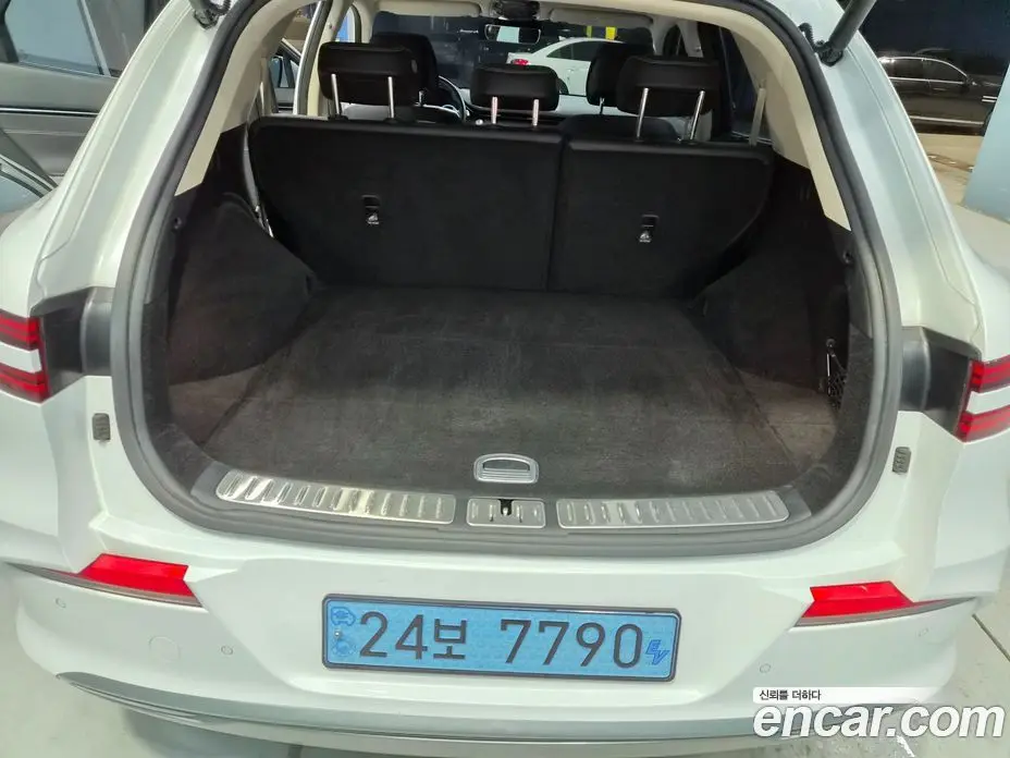 Genesis GV70 2022 0.1 автомат (гидро), фото 9