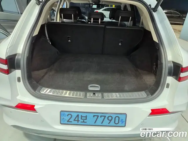 Genesis GV70 2022 0.1 автомат (гидро), миниатюра 9