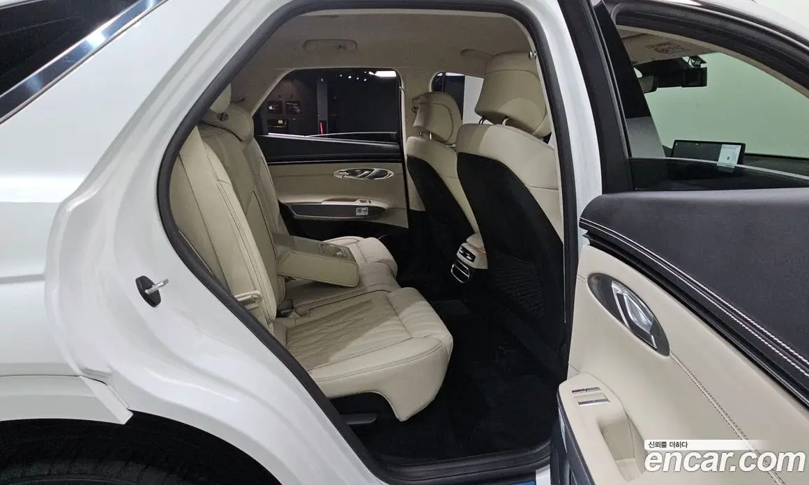 Genesis GV70 2023 2.5 автомат (гидро), фото 16