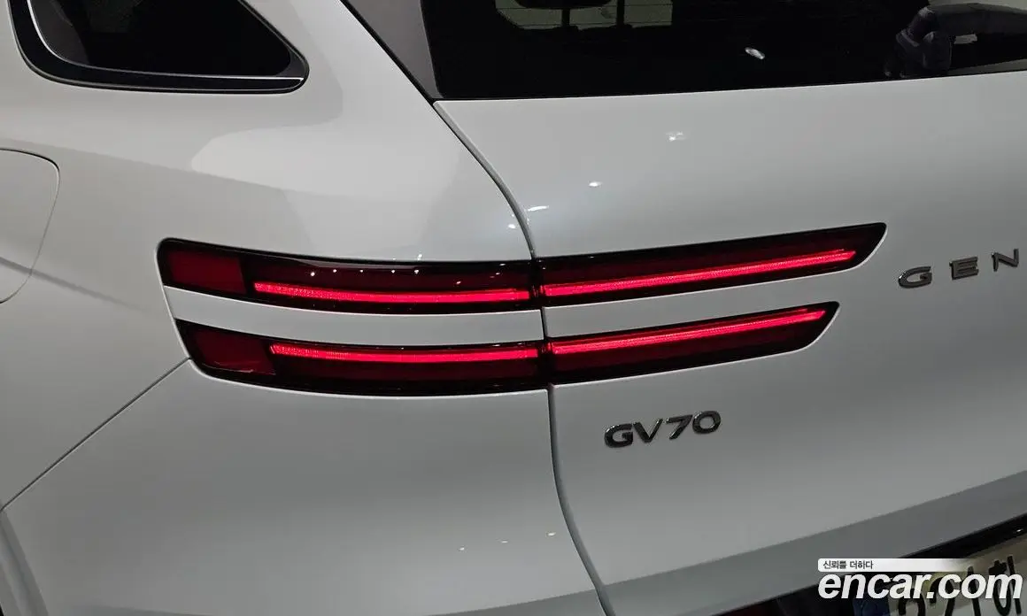 Genesis GV70 2023 2.5 автомат (гидро), фото 9