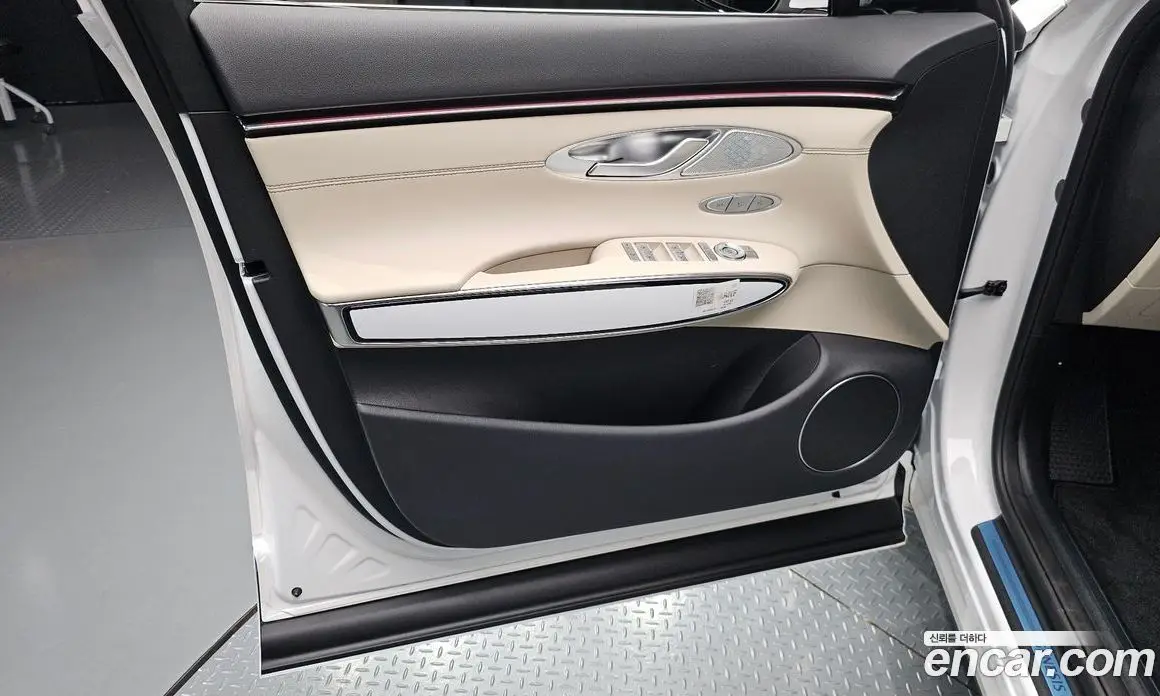 Genesis GV70 2025 2.5 автомат (гидро), фото 14