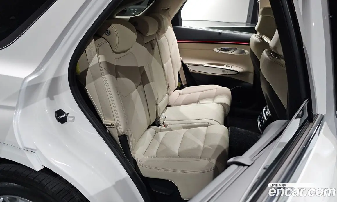 Genesis GV70 2025 2.5 автомат (гидро), фото 17
