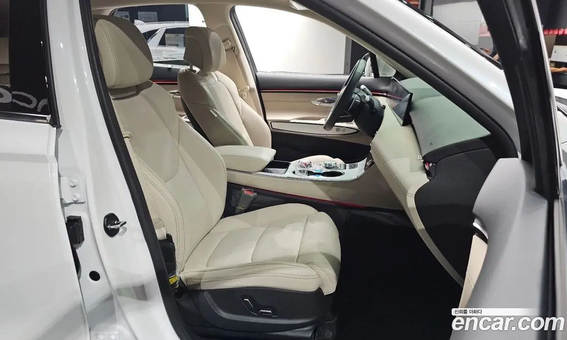 Genesis GV70 2025 2.5 автомат (гидро), фото 18