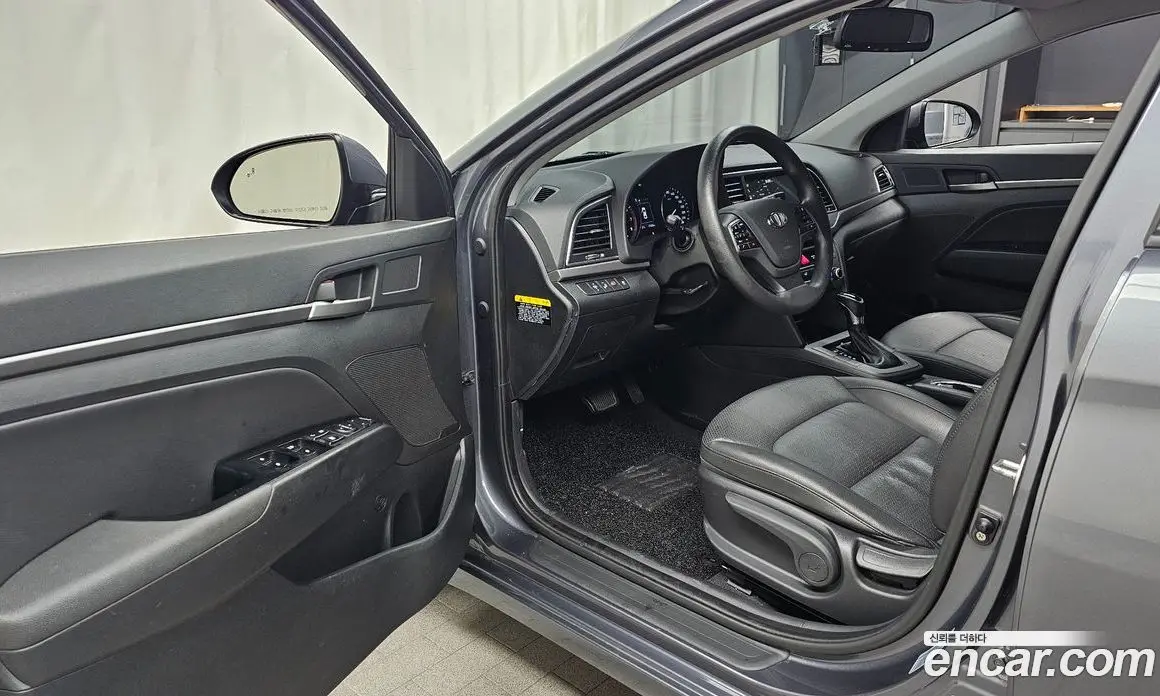 Hyundai Avante 2017 1.6 автомат (гидро), фото 12