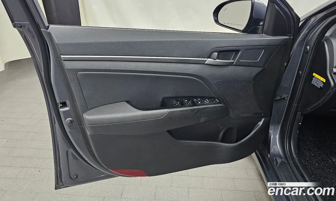 Hyundai Avante 2017 1.6 автомат (гидро), фото 13