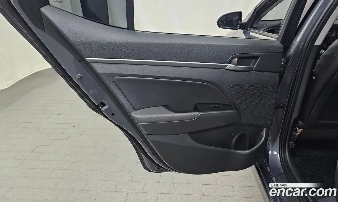Hyundai Avante 2017 1.6 автомат (гидро), фото 14