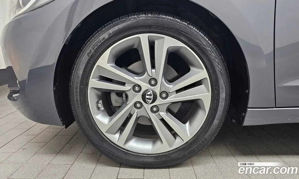 Hyundai Avante 2017 1.6 автомат (гидро), фото 4