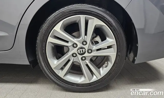 Hyundai Avante 2017 1.6 автомат (гидро), миниатюра 6