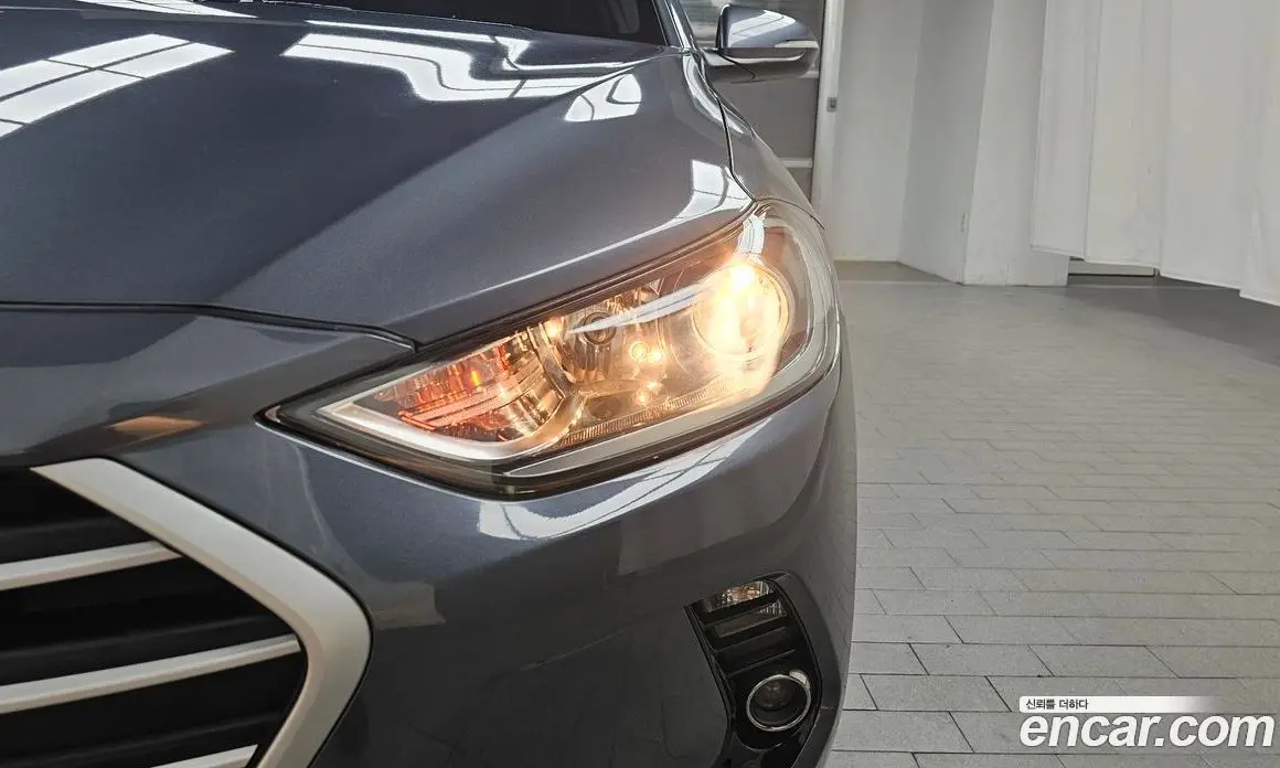 Hyundai Avante 2017 1.6 автомат (гидро), фото 7