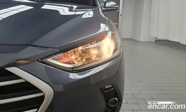 Hyundai Avante 2017 1.6 автомат (гидро), миниатюра 7