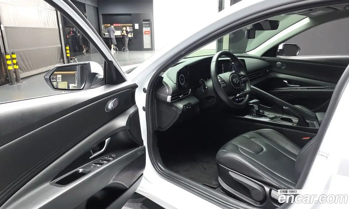Hyundai Avante 2020 1.6 автомат (гидро), фото 13