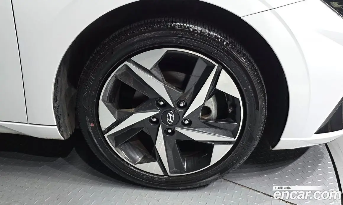 Hyundai Avante 2020 1.6 автомат (гидро), фото 7