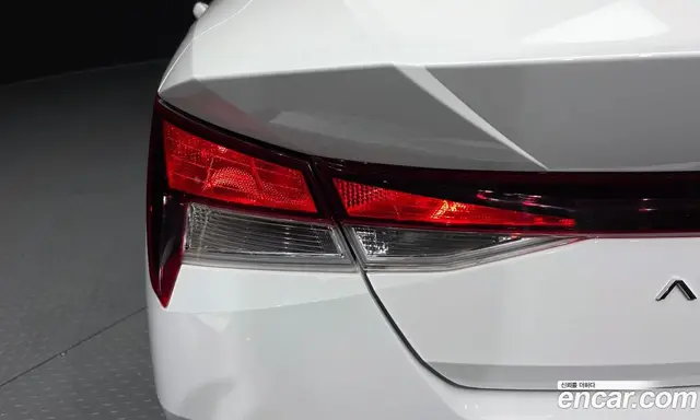 Hyundai Avante 2020 1.6 автомат (гидро), миниатюра 9