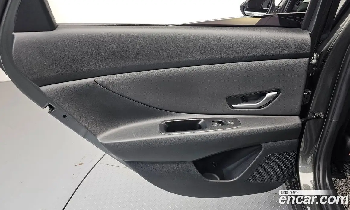 Hyundai Avante 2021 1.6 автомат (гидро), фото 15