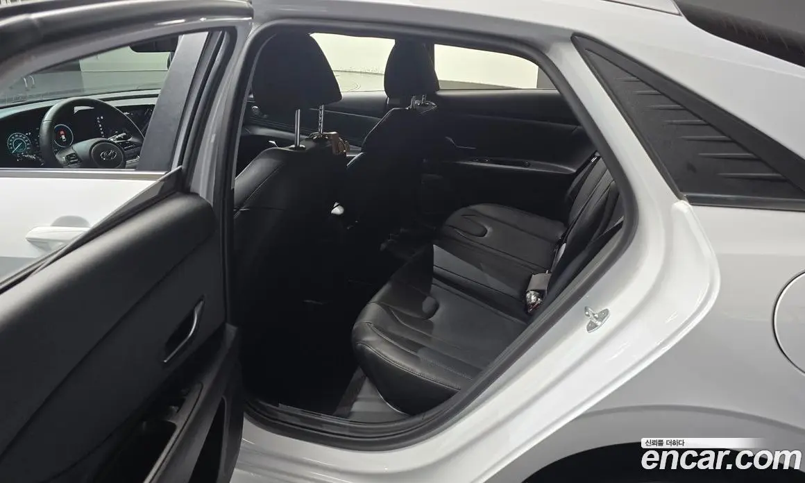 Hyundai Avante 2021 1.6 автомат (гидро), фото 11