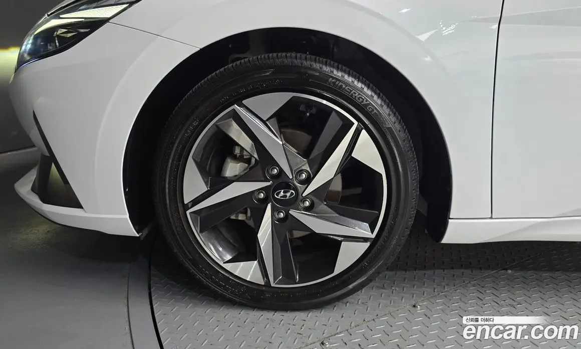 Hyundai Avante 2021 1.6 автомат (гидро), фото 5