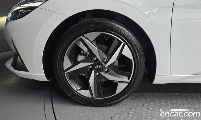 Hyundai Avante 2021 1.6 автомат (гидро), миниатюра 5