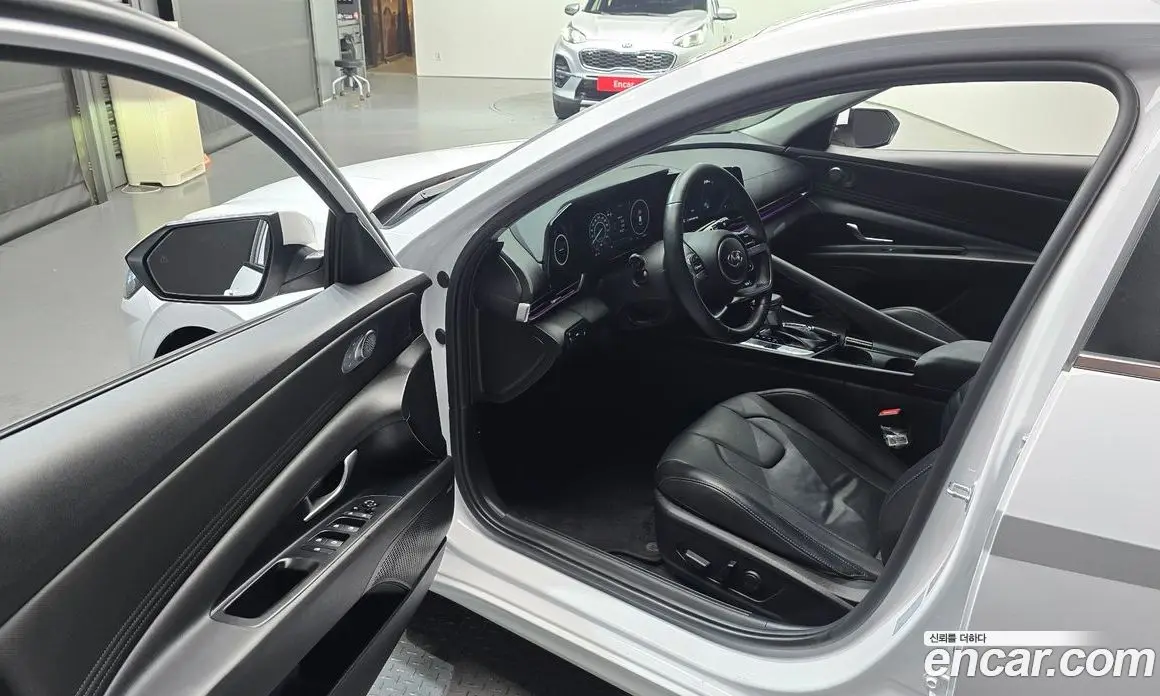Hyundai Avante 2021 1.6 автомат (гидро), фото 10