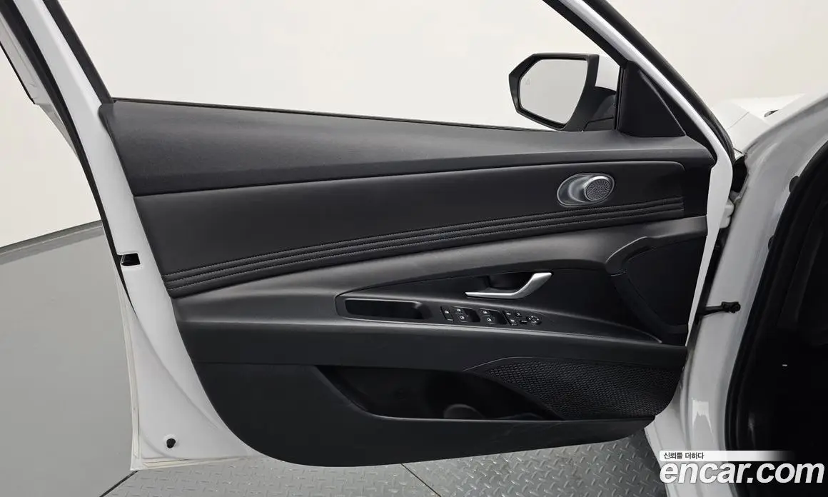 Hyundai Avante 2022 1.6 автомат (гидро), фото 14