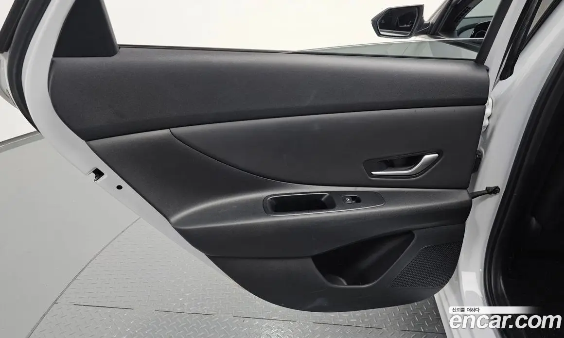 Hyundai Avante 2022 1.6 автомат (гидро), фото 15
