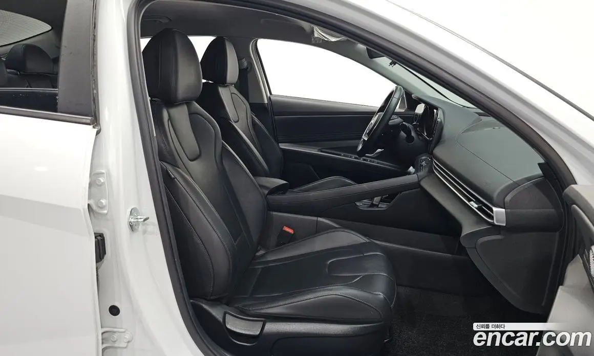 Hyundai Avante 2022 1.6 автомат (гидро), фото 17