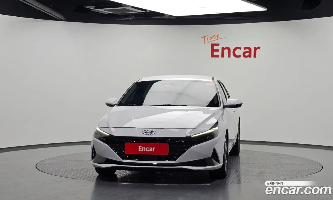 Hyundai Avante 2022 1.6 автомат (гидро), фото 3