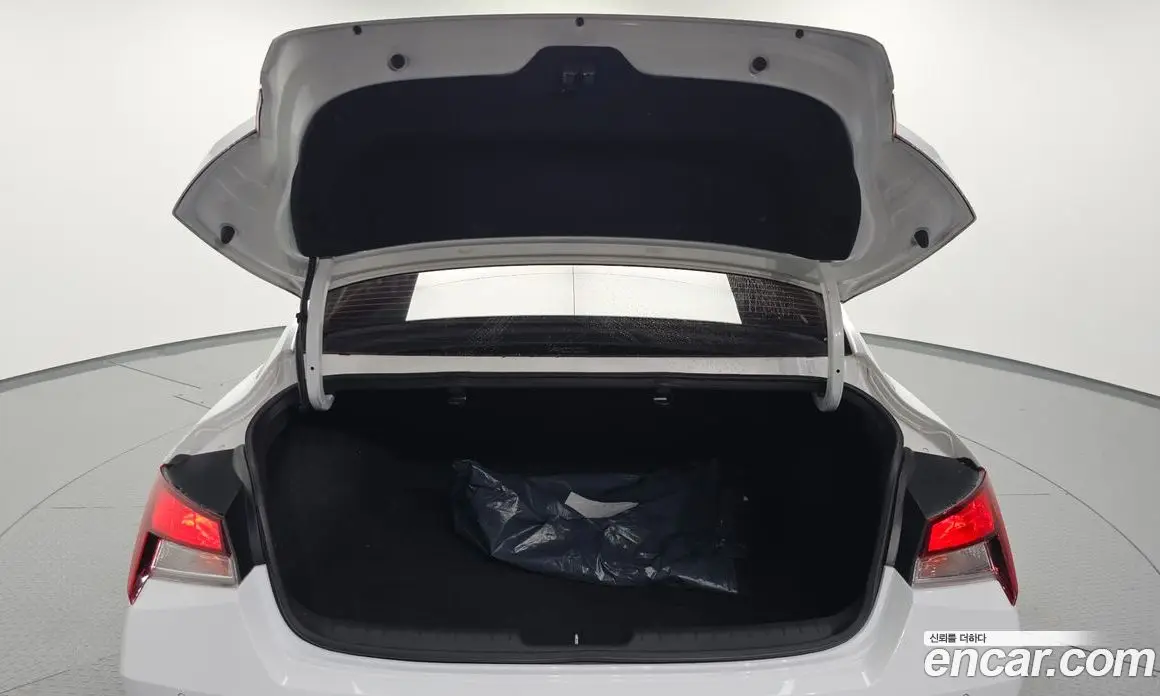 Hyundai Avante 2022 1.6 автомат (гидро), фото 26