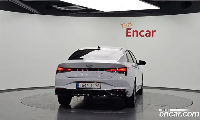 Hyundai Avante 2022 1.6 автомат (гидро), миниатюра 4
