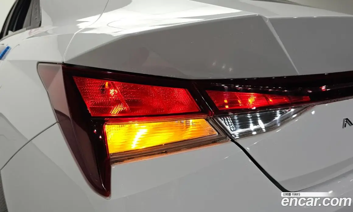 Hyundai Avante 2022 1.6 автомат (гидро), фото 9