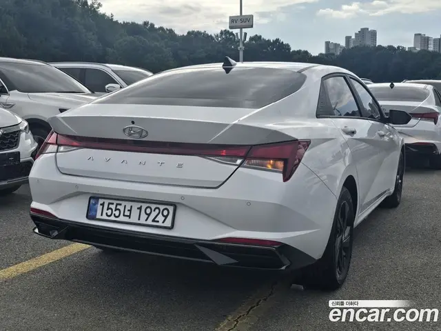 Hyundai Avante 2022 1.6 автомат (гидро), миниатюра 3