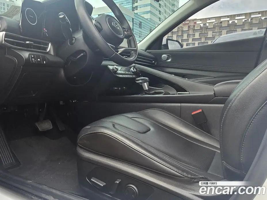 Hyundai Avante 2022 1.6 автомат (гидро), фото 6