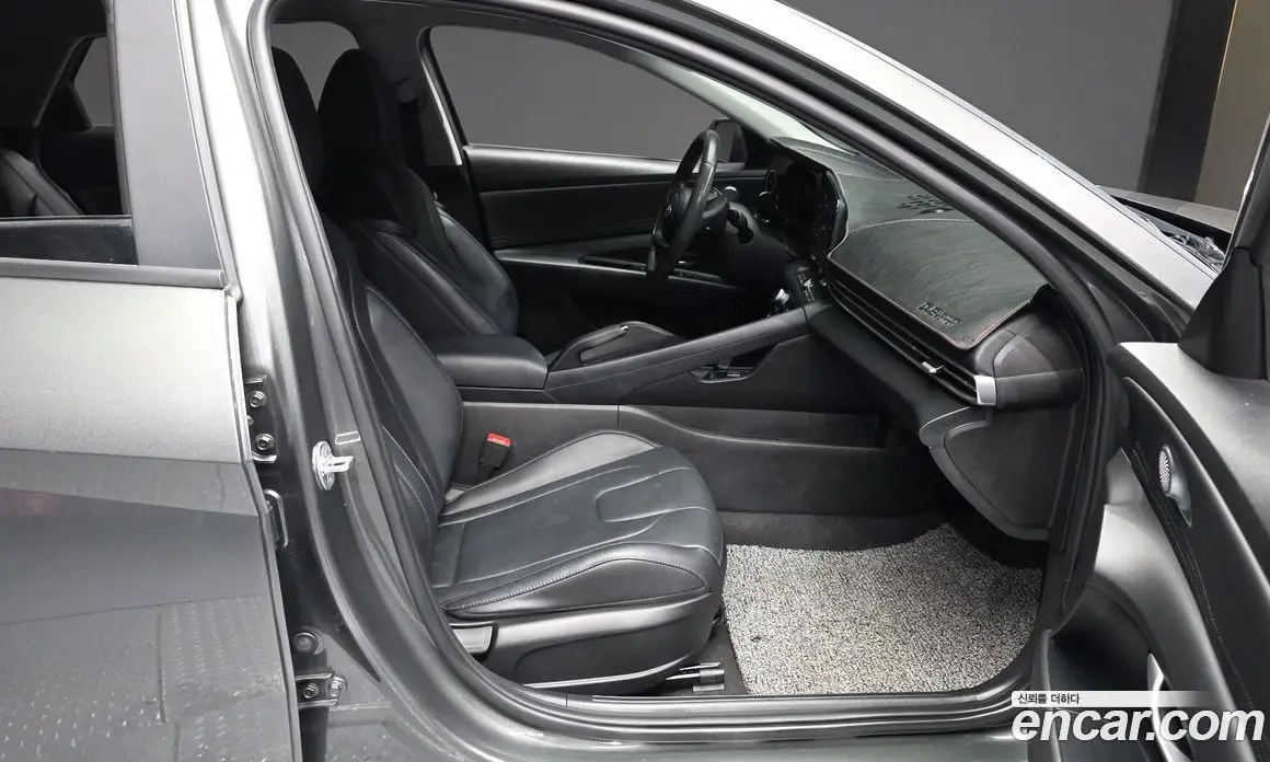 Hyundai Avante 2022 1.6 автомат (гидро), фото 11
