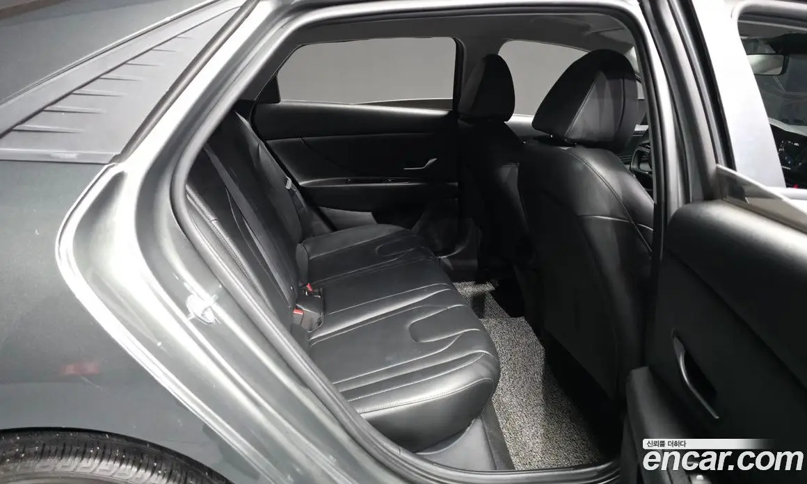 Hyundai Avante 2022 1.6 автомат (гидро), фото 12