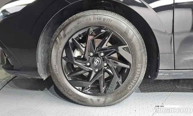 Hyundai Avante 2023 1.6 автомат (гидро), миниатюра 5