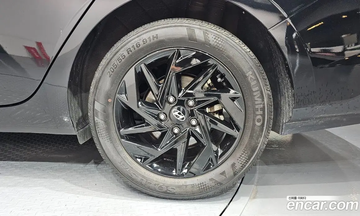 Hyundai Avante 2023 1.6 автомат (гидро), фото 7