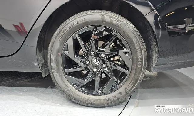 Hyundai Avante 2023 1.6 автомат (гидро), миниатюра 7