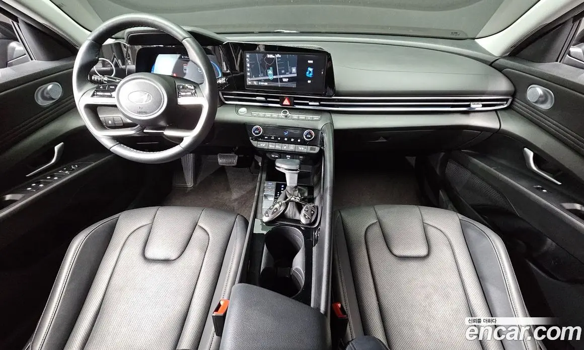 Hyundai Avante 2023 1.6 автомат (гидро), фото 10