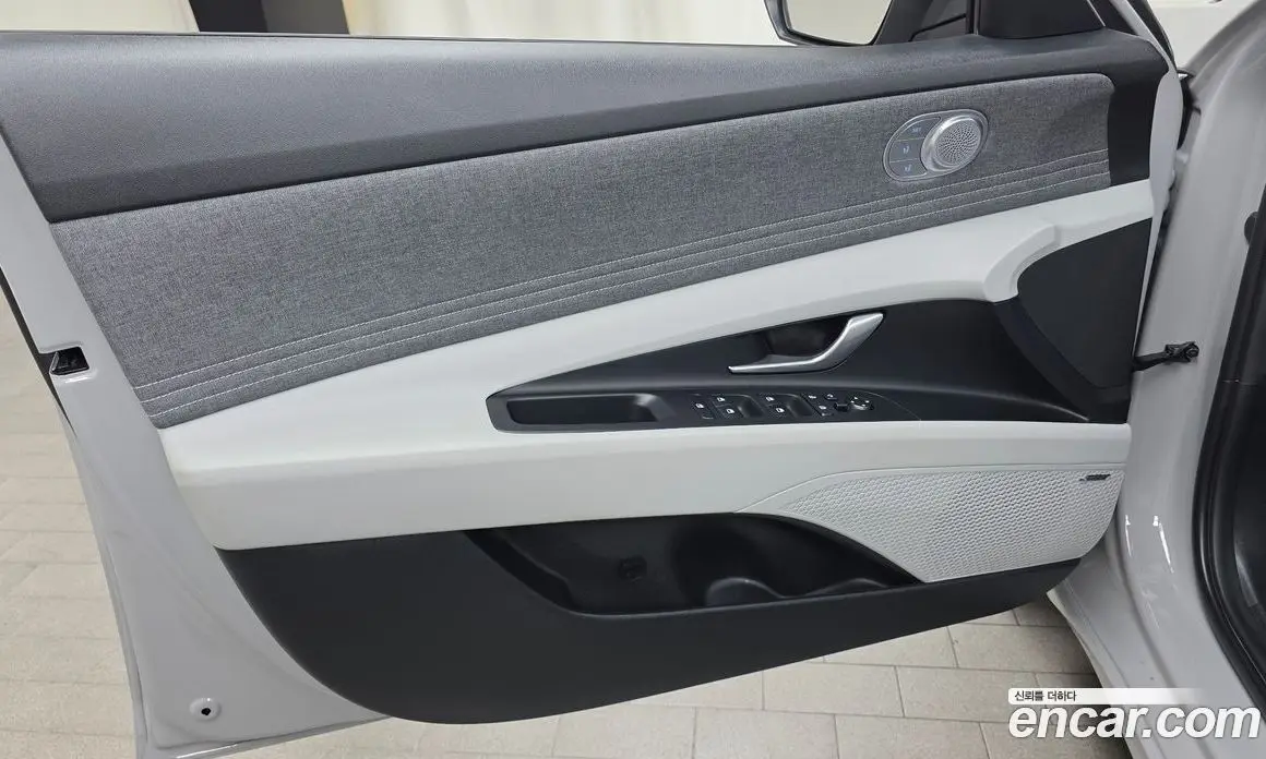 Hyundai Avante 2023 1.6 автомат (гидро), фото 14