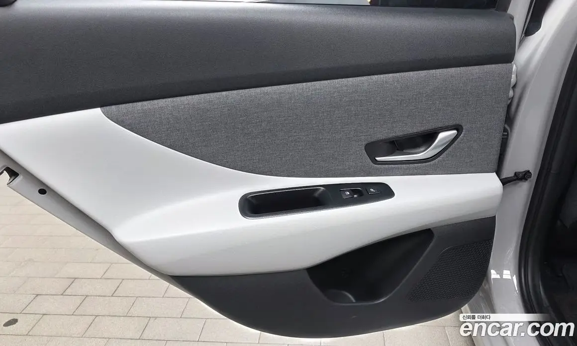 Hyundai Avante 2023 1.6 автомат (гидро), фото 15