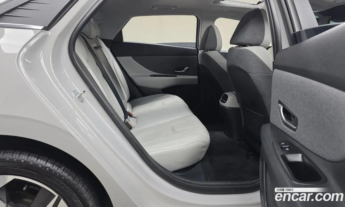 Hyundai Avante 2023 1.6 автомат (гидро), фото 17
