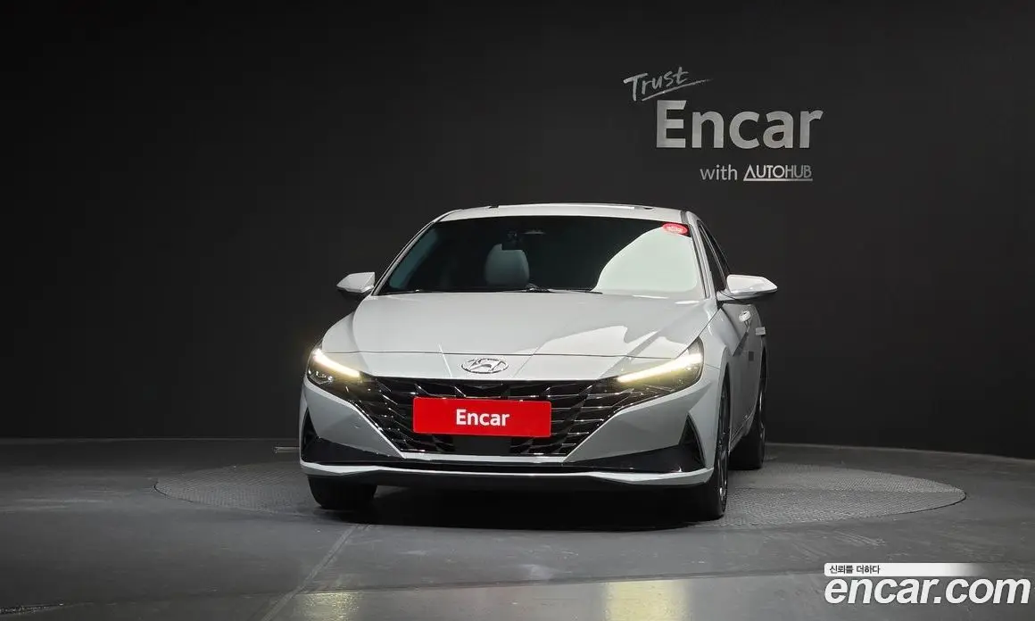 Hyundai Avante 2023 1.6 автомат (гидро), фото 3