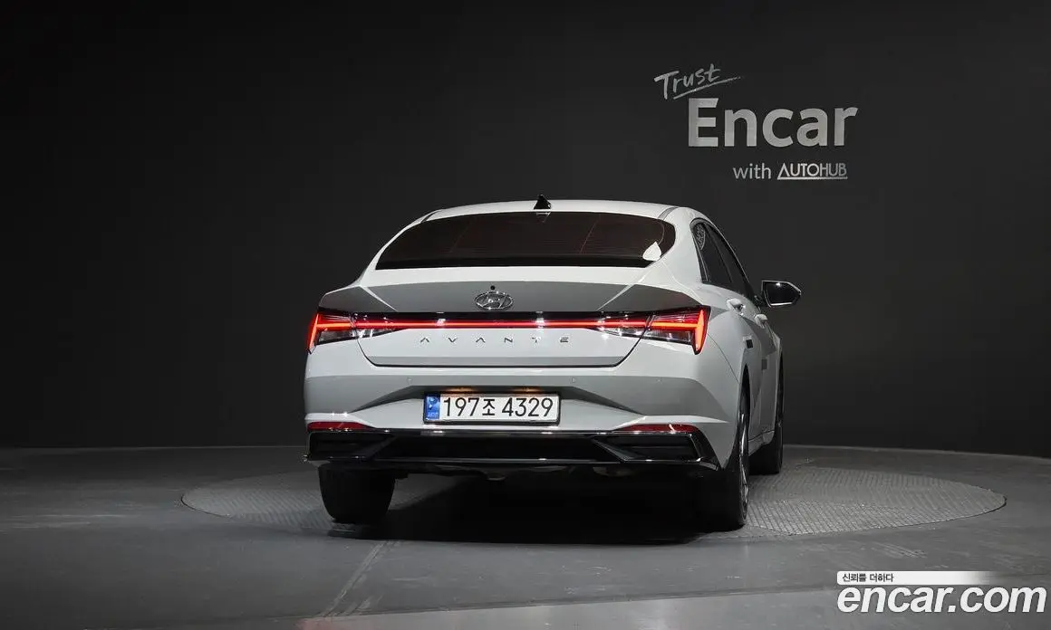 Hyundai Avante 2023 1.6 автомат (гидро), фото 4