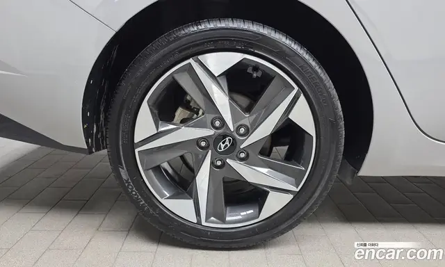 Hyundai Avante 2023 1.6 автомат (гидро), миниатюра 5