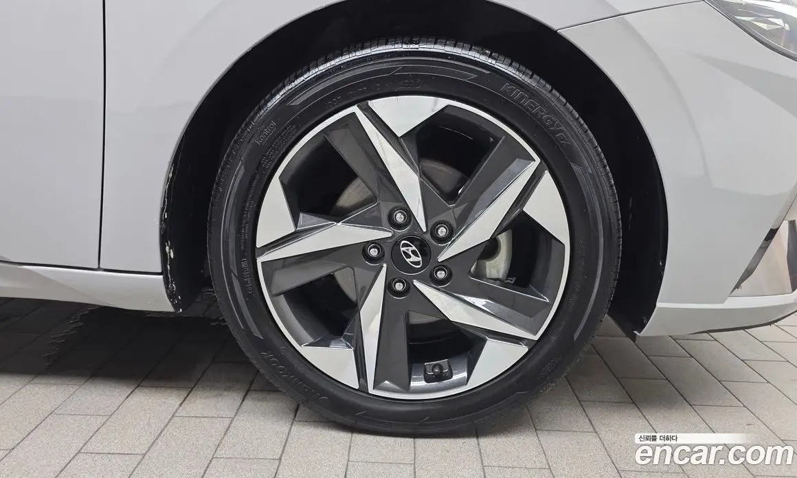 Hyundai Avante 2023 1.6 автомат (гидро), фото 7