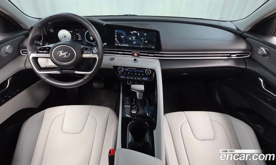 Hyundai Avante 2023 1.6 автомат (гидро), фото 10