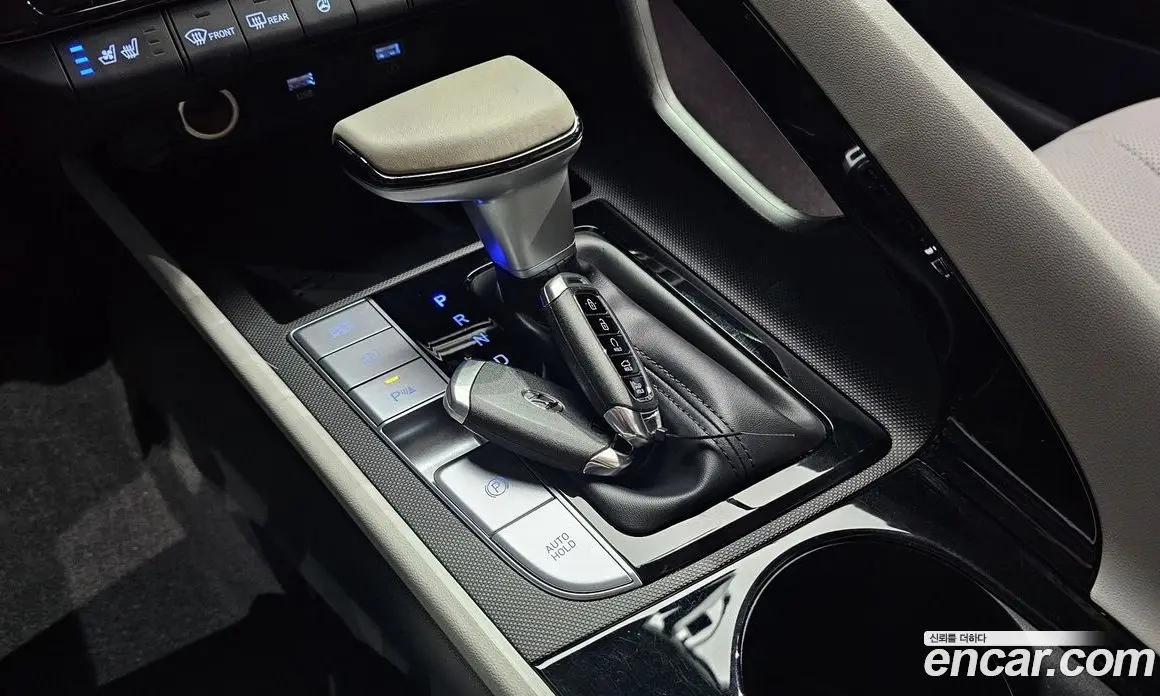Hyundai Avante 2023 1.6 автомат (гидро), фото 12