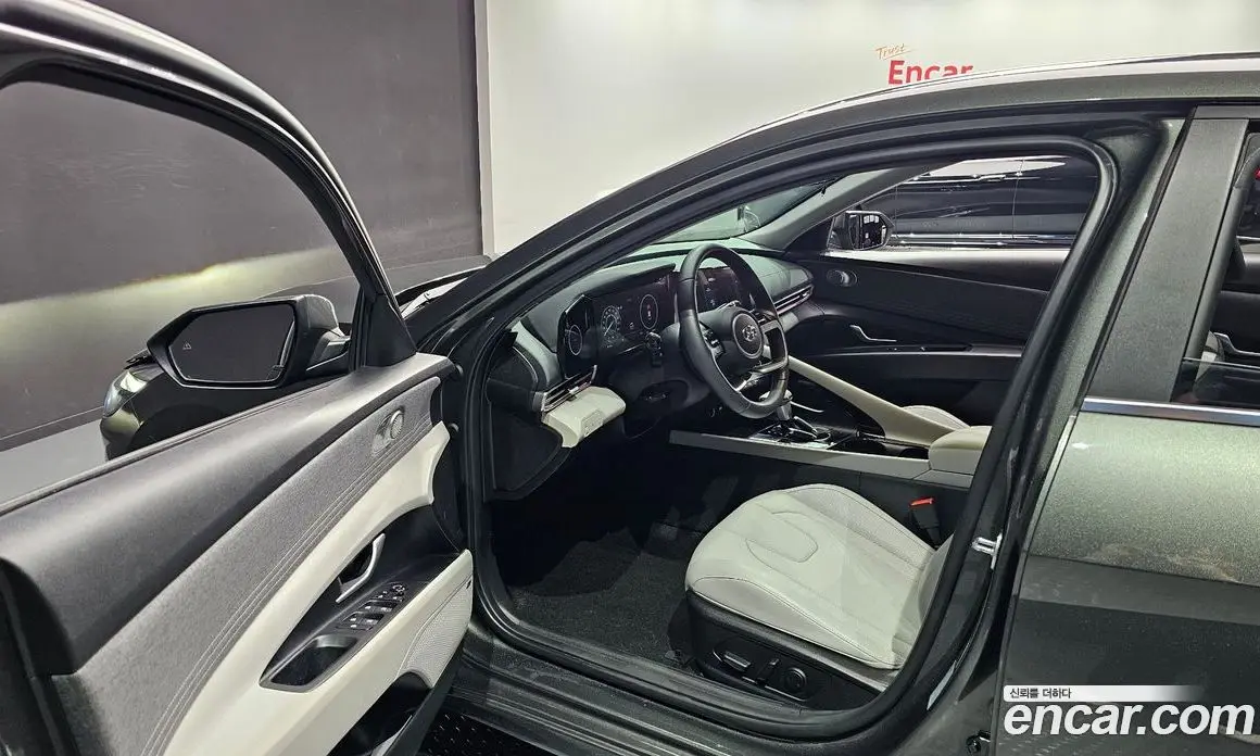 Hyundai Avante 2023 1.6 автомат (гидро), фото 13