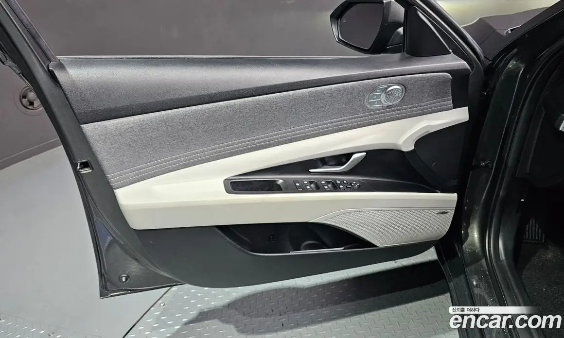 Hyundai Avante 2023 1.6 автомат (гидро), фото 14