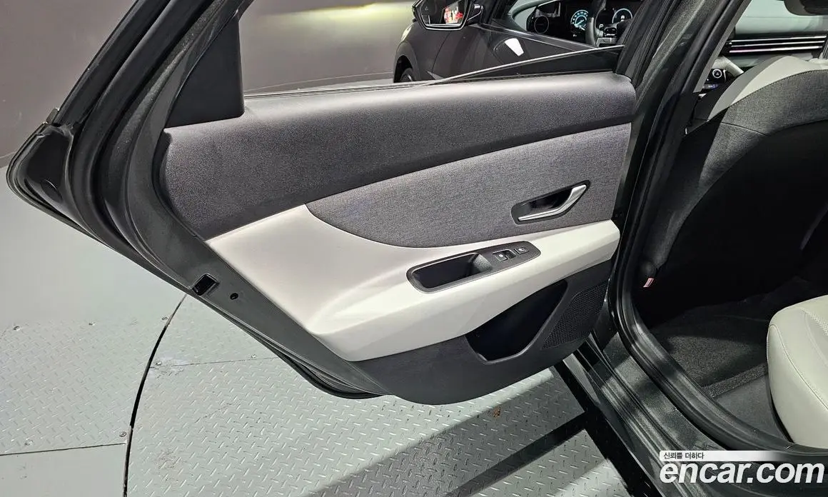 Hyundai Avante 2023 1.6 автомат (гидро), фото 15