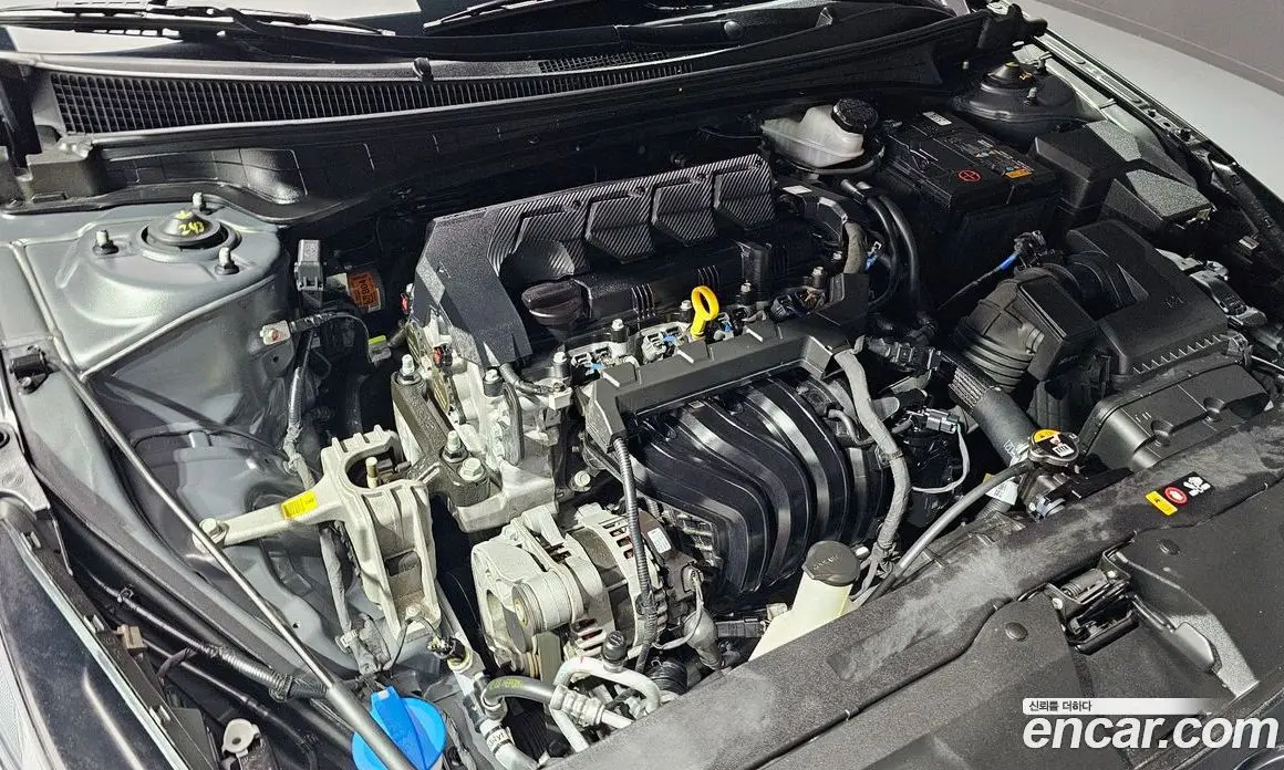 Hyundai Avante 2023 1.6 автомат (гидро), фото 6